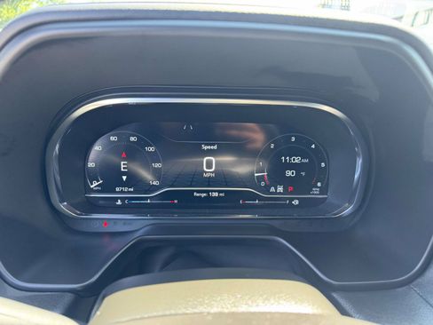Used 2024 GMC Yukon SLT w/ SLT Luxury Package AWD/4WD image 27