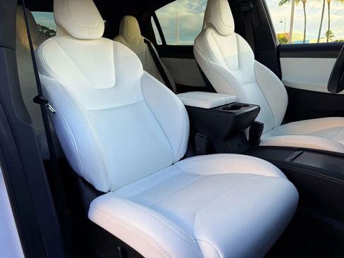 Used 2019 Tesla Model X Performance image 9