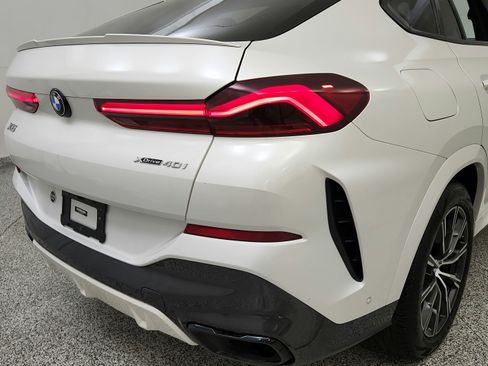 Used 2022 BMW X6 xDrive40i w/ M Sport Package AWD/4WD image 31