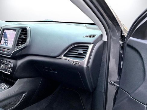 Certified 2022 Jeep Cherokee Latitude Lux image 19