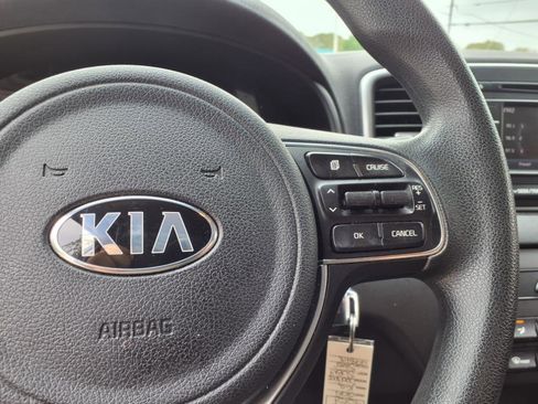 Used 2019 Kia Sportage LX image 19