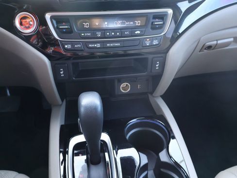 Used 2017 Honda Ridgeline RTL-E image 19