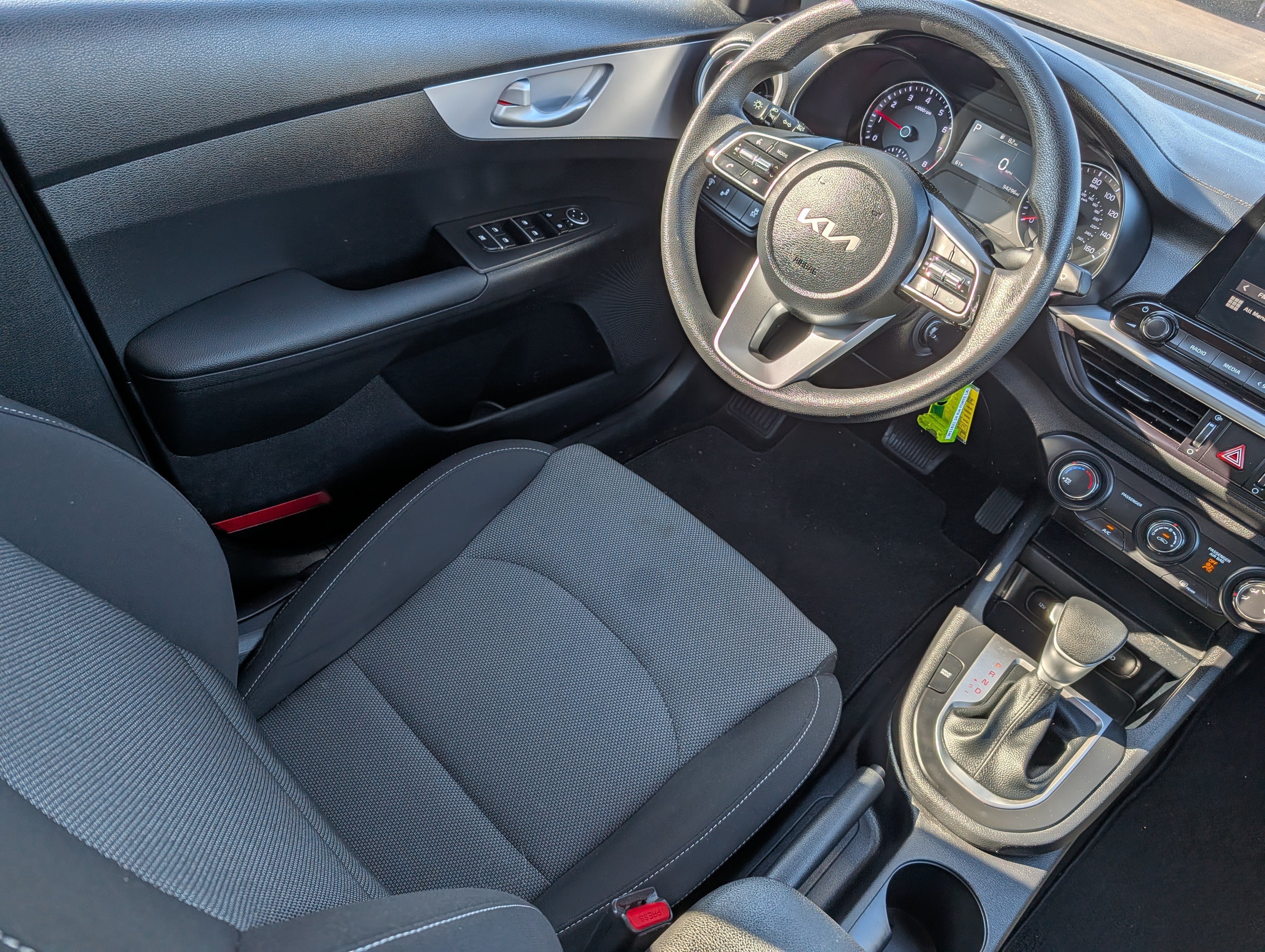 Certified 2024 Kia Forte LXS w/ LXS Technology Package FWD image 9