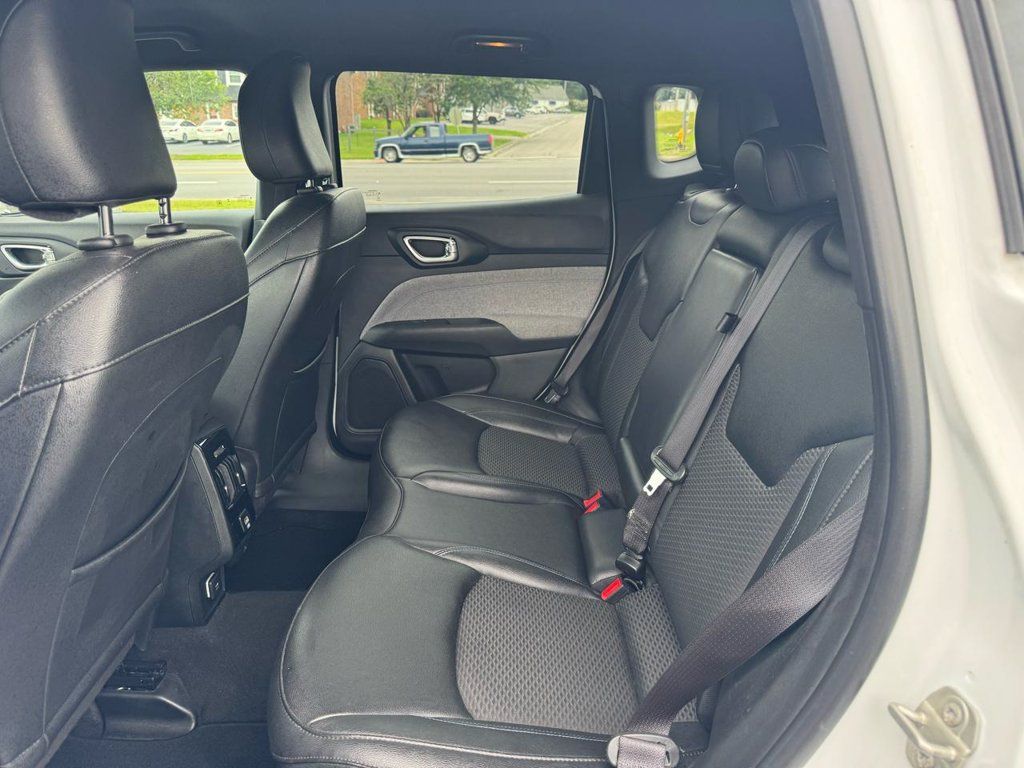 Used 2024 Jeep Compass Latitude AWD/4WD image 16