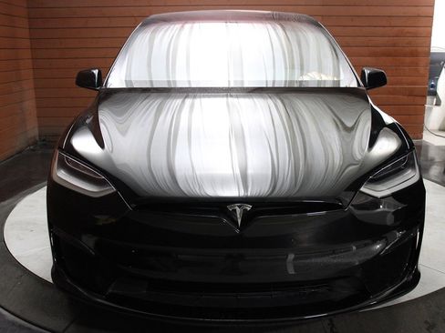 Used 2023 Tesla Model X image 2