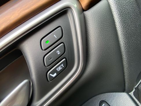 Used 2020 Honda CR-V EX-L image 11
