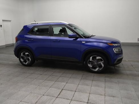 Used 2023 Hyundai Venue SEL FWD image 11
