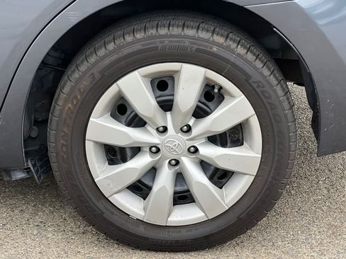 Used 2016 Toyota Corolla LE FWD image 25