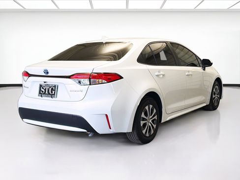 Used 2022 Toyota Corolla LE w/ Premium Interior Package image 4