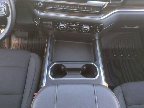 Used 2025 GMC Sierra 2500 SLE image 18