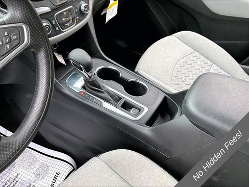 Used 2022 Chevrolet Equinox LS FWD image 11