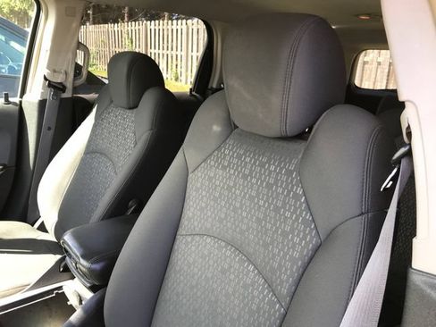 Used 2008 GMC Acadia SLE w/ Preferred Package FWD image 6