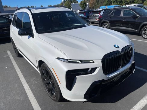 Used 2025 BMW X7 M60i AWD/4WD image 1