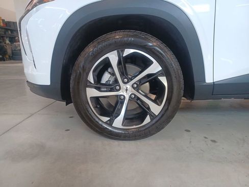 Used 2024 Chevrolet Trax RS FWD image 22