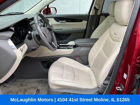 Used 2020 Cadillac XT6 Premium Luxury AWD/4WD image 2