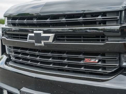 Used 2022 Chevrolet Silverado 1500 LT Trail Boss w/ LPO, Dark Essentials Package AWD/4WD image 11