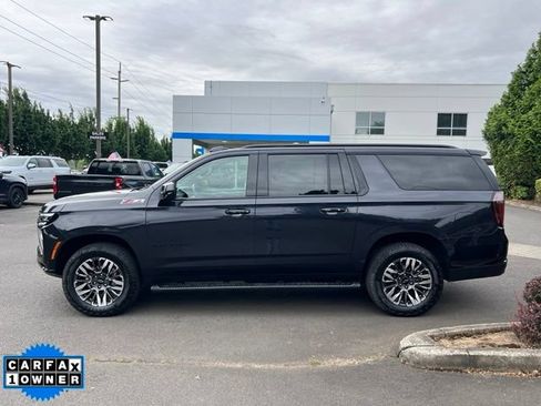 Used 2025 Chevrolet Suburban Z71 AWD/4WD image 4