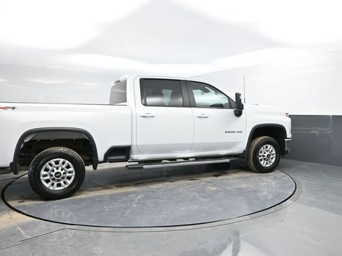 Used 2025 Chevrolet Silverado 2500 LT w/ Convenience Package image 10