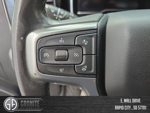 Used 2022 Chevrolet Silverado 1500 LT w/ Z71 Off-Road Package AWD/4WD image 32