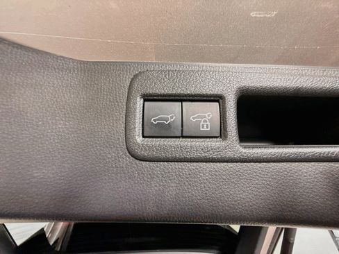 Used 2021 Toyota Venza XLE w/ Softex Package AWD/4WD image 43