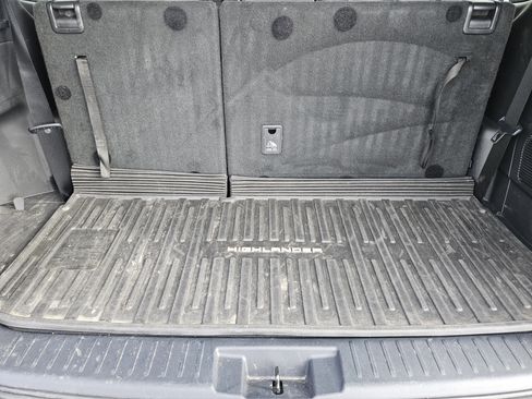 Used 2022 Toyota Highlander LE image 33