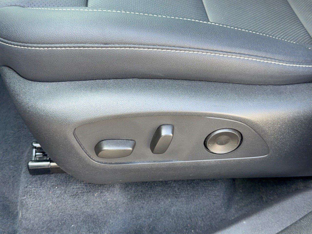 Used 2026 Chevrolet Traverse LT w/ Driver Confidence Package FWD image 16