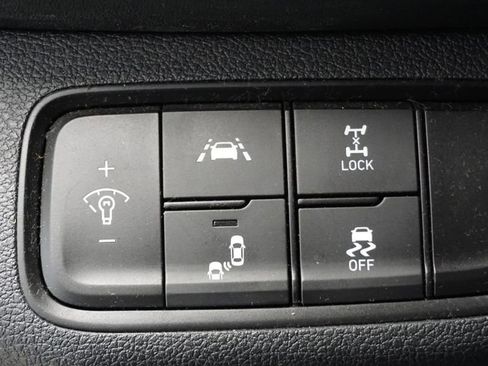 Used 2019 Hyundai Santa Fe SE image 32