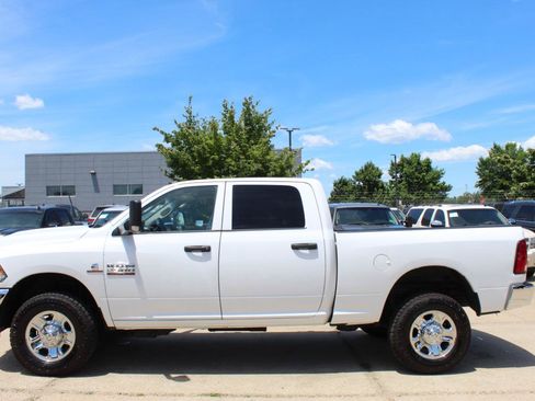 Used 2014 RAM 2500 Tradesman w/ Chrome Appearance Group AWD/4WD image 4