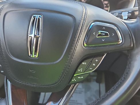 Used 2017 Lincoln MKZ Reserve w/ Luxury Package AWD/4WD image 24