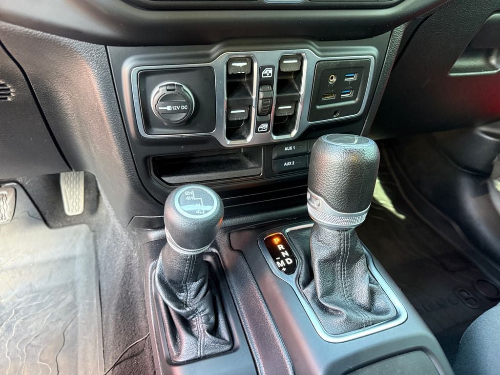 Used 2021 Jeep Gladiator Sport AWD/4WD image 23