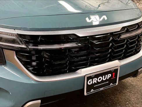 Used 2024 Kia Seltos EX image 28