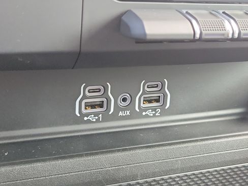 Used 2025 RAM 1500 Big Horn AWD/4WD image 23