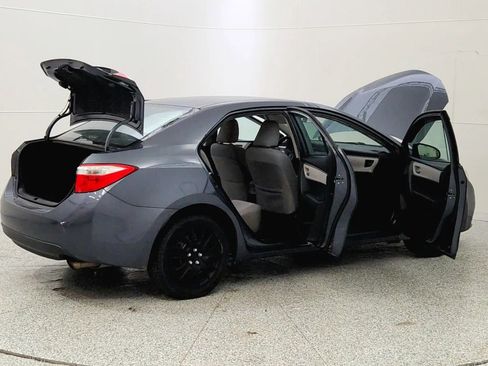 Used 2015 Toyota Corolla LE image 12