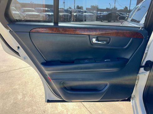 Used 2009 Cadillac DTS Limousine FWD image 39