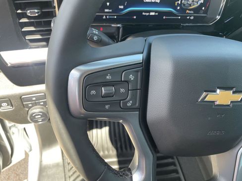 Used 2025 Chevrolet Silverado 2500 LT w/ Convenience Package AWD/4WD image 13