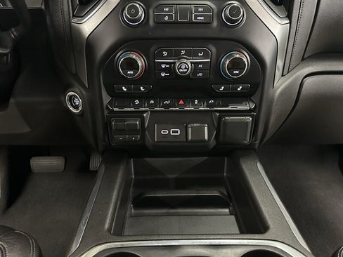 Used 2019 Chevrolet Silverado 1500 LT Trail Boss AWD/4WD image 29