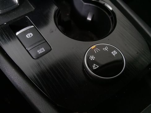 Used 2023 Nissan Rogue S AWD/4WD image 22