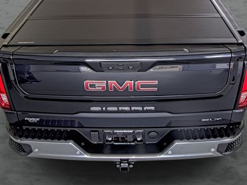 Used 2025 GMC Sierra 1500 SLT w/ SLT Premium Plus Package AWD/4WD image 11