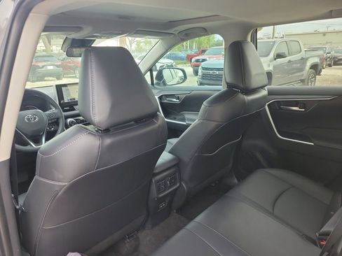 Used 2023 Toyota RAV4 XLE Premium image 10