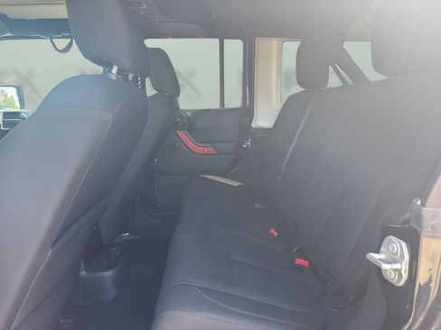 Used 2018 Jeep Wrangler Unlimited Sport AWD/4WD image 9