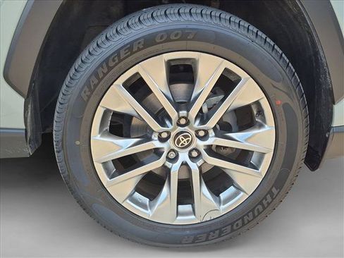 Used 2021 Toyota RAV4 XLE Premium AWD/4WD image 23