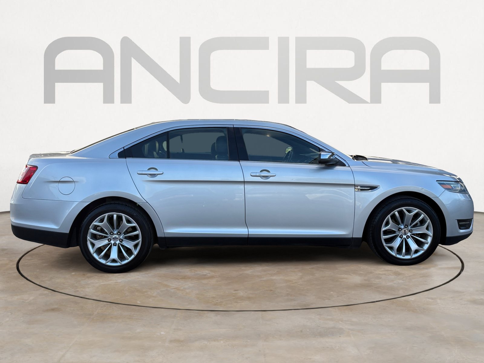 Used 2018 Ford Taurus Limited FWD image 11