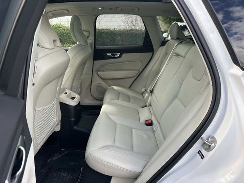 Certified 2025 Volvo XC60 T8 Plus w/ Protection Package Premier image 21