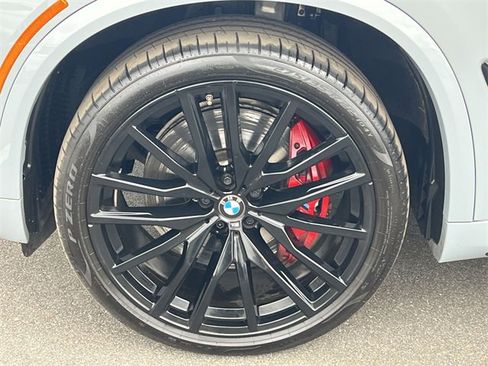 Used 2025 BMW X5 M60i image 45
