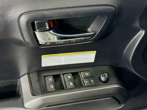 Certified 2020 Toyota Tacoma TRD Off-Road image 17
