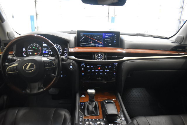 Used 2021 Lexus LX 570 4WD w/ Luxury Package image 5