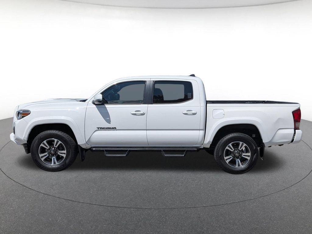 Used 2016 Toyota Tacoma TRD Sport w/ Premium & Technology Package RWD image 2