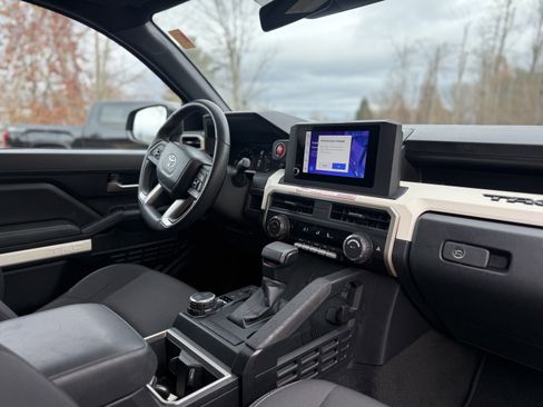 Used 2024 Toyota Tacoma TRD Sport image 37