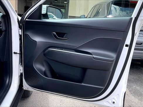 Used 2024 Hyundai Kona SEL AWD/4WD image 12