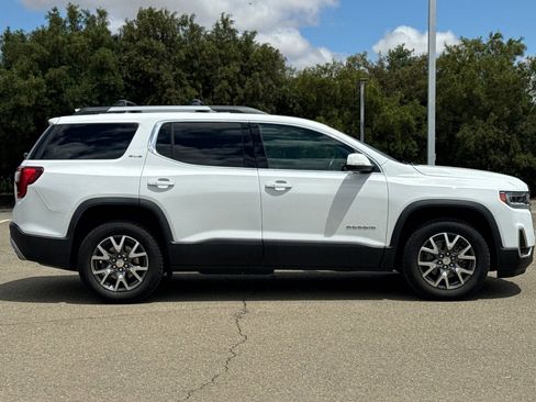 Used 2020 GMC Acadia SLE w/ Driver Convenience Package FWD image 3